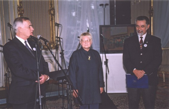 P. Węgleński, B. Labuda, J. Madey